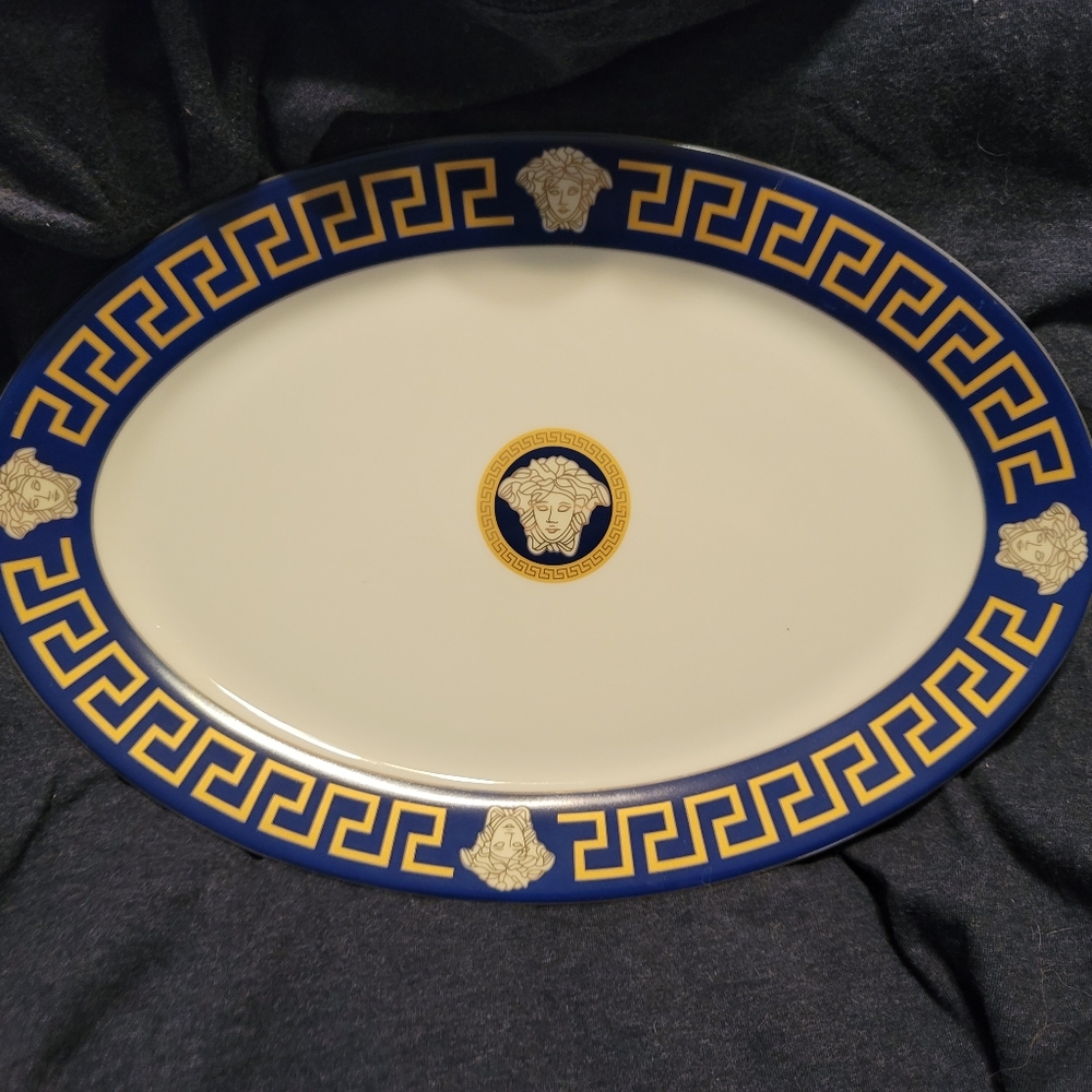 NWOT-Medusa Head/Greek Key Pattern Serving Plate